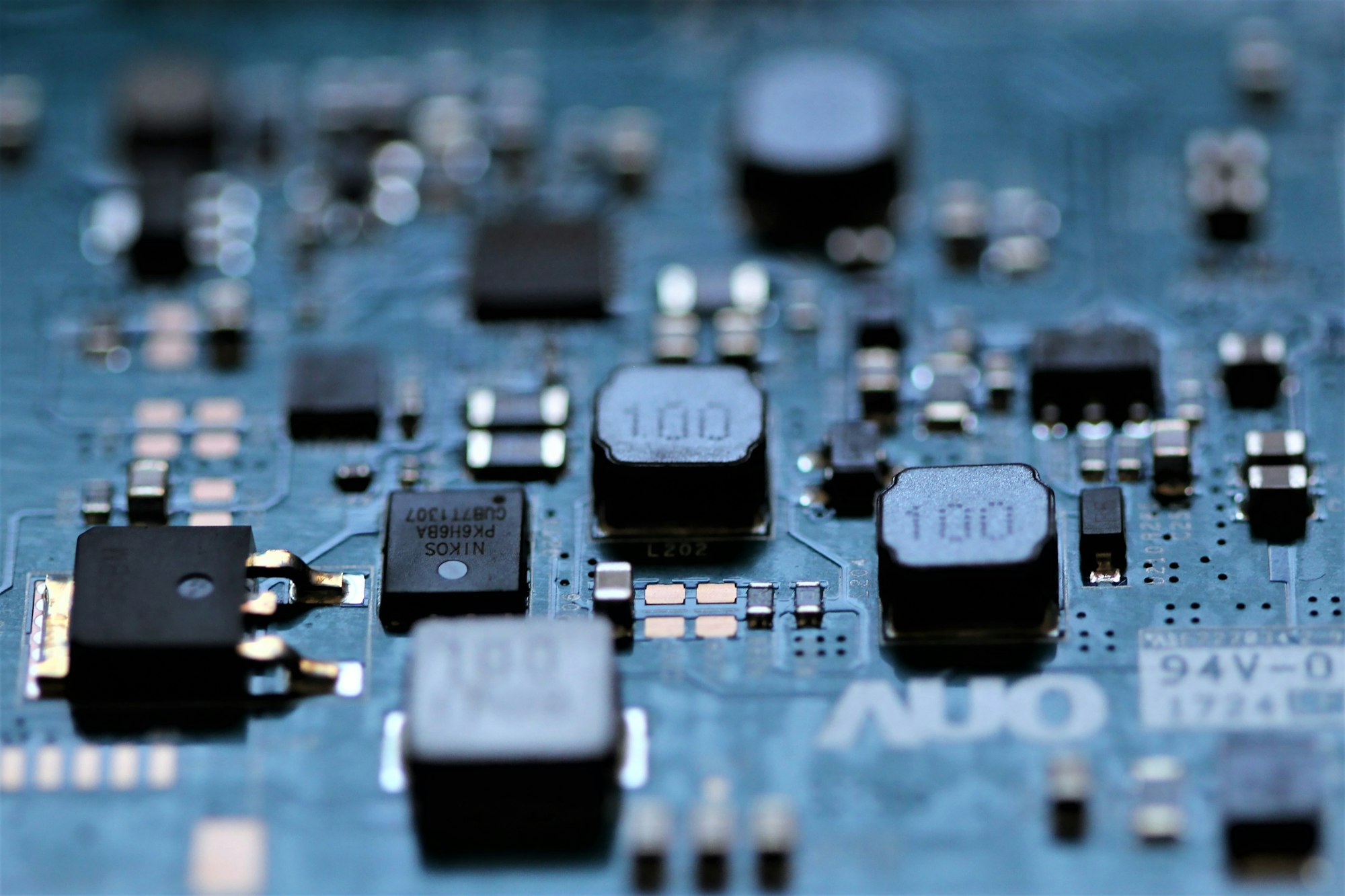 Diagnostic des composants d'une carte mère lors d'une réparation informatique
