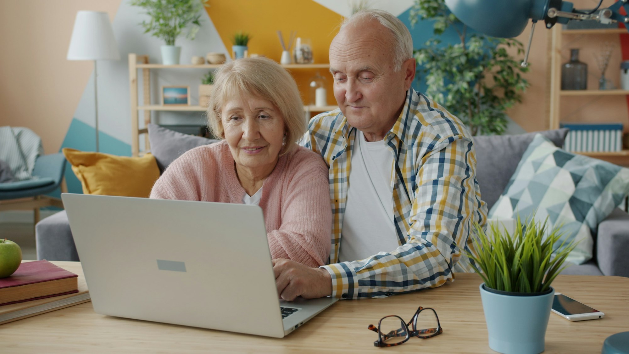 Accompagnement informatique à domicile pour les résidents de Carantec